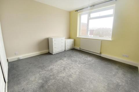 2 Bramber Square, Rustington, Littlehampton, BN16 3EJ
