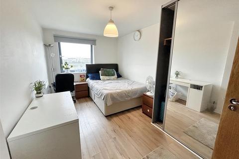 2 bedroom apartment for sale, High Street, London