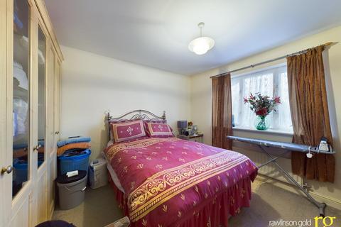 2 bedroom flat for sale, Charnwood Court, Pinner View, Harrow