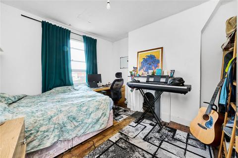 4 bedroom flat for sale, Ramsden Road, London, SW12