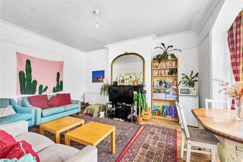 4 bedroom flat for sale, Ramsden Road, London, SW12