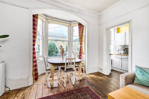 4 bedroom flat for sale, Ramsden Road, London, SW12