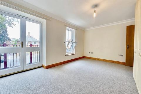 3 bedroom flat for sale, Poole Park