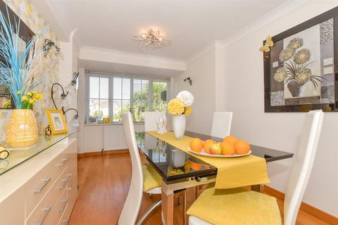 39 Coburg Lane, Langdon Hills, Basildon, SS16 6TH