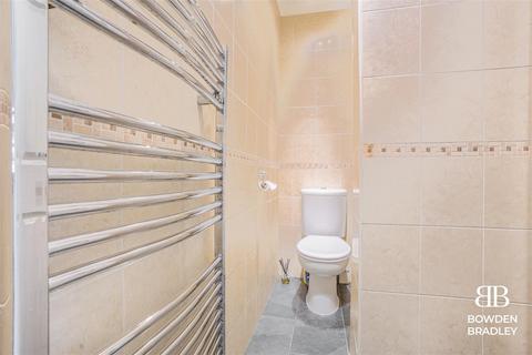 4 Clunas Gardens, Romford, RM2 6RT
