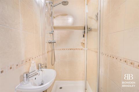 4 Clunas Gardens, Romford, RM2 6RT