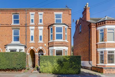 5 bedroom end of terrace house for sale, Imperial Road, Beeston NG9