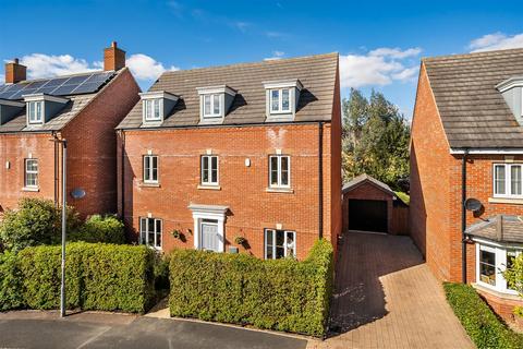 5 bedroom detached house for sale, Sturmer Road, Bedford