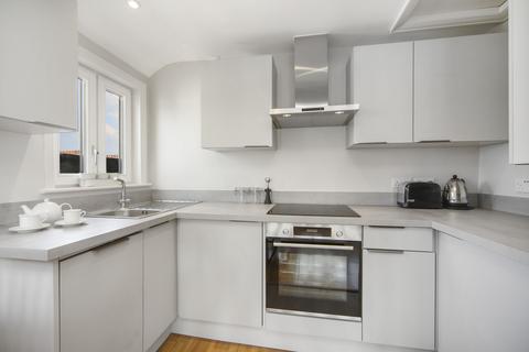 2 bedroom flat to rent, Denbigh Street, London, SW1V