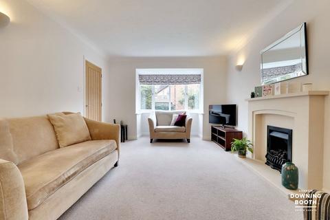 19 Osprey Close, Whittington, Lichfield, WS14 9HT