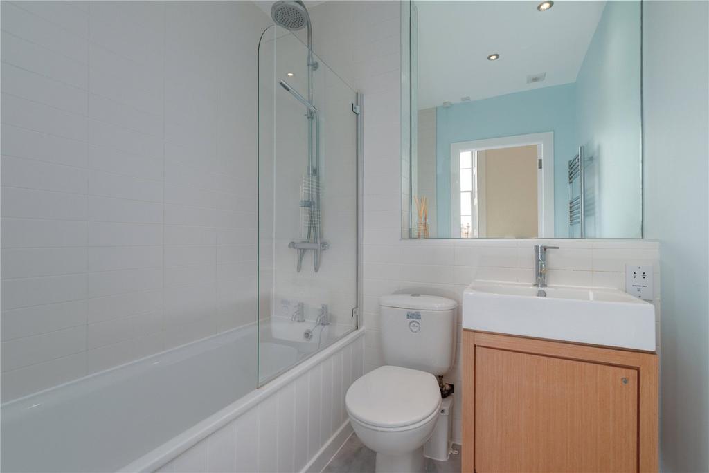 Primary En-Suite