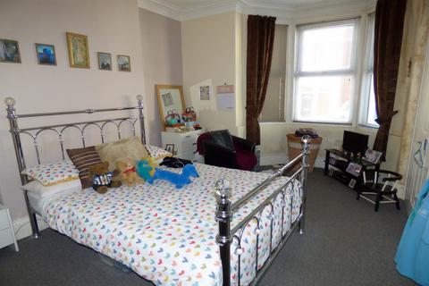 2 bedroom flat for sale, Westbourne Avenue, Gateshead