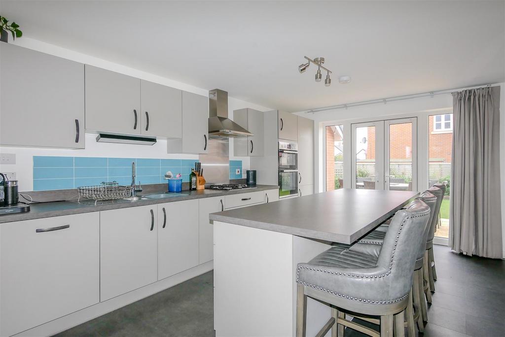 Kitchen/breakfast area