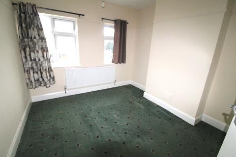 2 bedroom flat to rent, North Road, Southall UB1