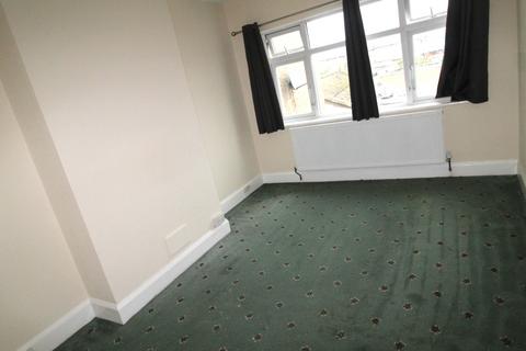 2 bedroom flat to rent, North Road, Southall UB1