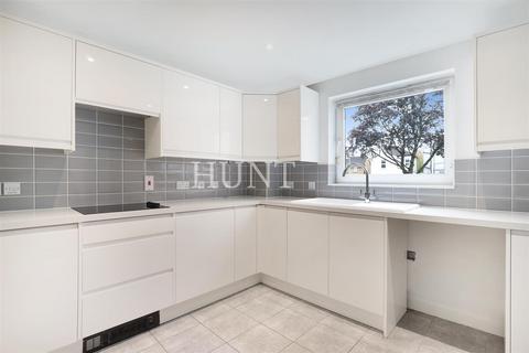 32 Clementine Walk, Woodford Green, IG8 9GT
