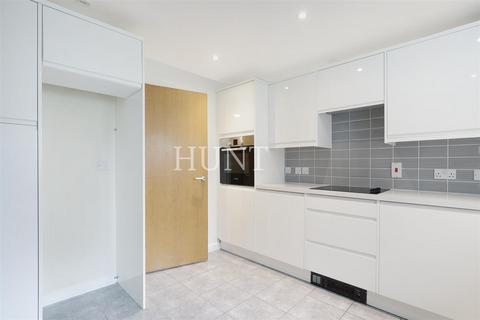 32 Clementine Walk, Woodford Green, IG8 9GT