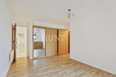 32 Clementine Walk, Woodford Green, IG8 9GT