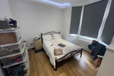 1 bedroom flat for sale, Ground Floor Flat, 47A Neville Road, Croydon, Surrey, CR0 2DS