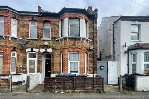 1 bedroom flat for sale, Ground Floor Flat, 47A Neville Road, Croydon, Surrey, CR0 2DS