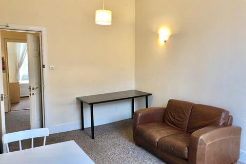 3 bedroom flat to rent, Dumbarton Road, Glasgow, G11