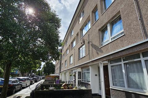 4 bedroom flat for sale, Alpha Grove, London E14