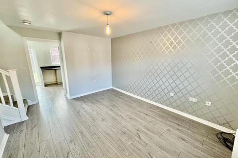 2 bedroom end of terrace house to rent, Foss Court, Darlington