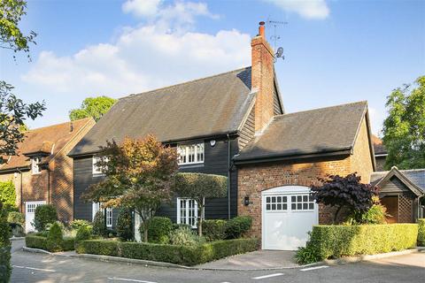 3 bedroom detached house for sale, Middle Down, Aldenham