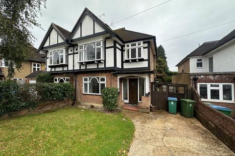 3 bedroom semi-detached house to rent, De Vere Walk, Watford WD17