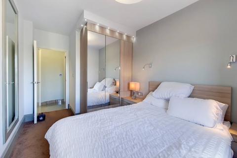 2 bedroom flat for sale, Langbourne Place, Isle Of Dogs, London, E14