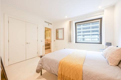 2 bedroom flat for sale, Discovery Dock Apartments East, Canary Wharf, London, E14