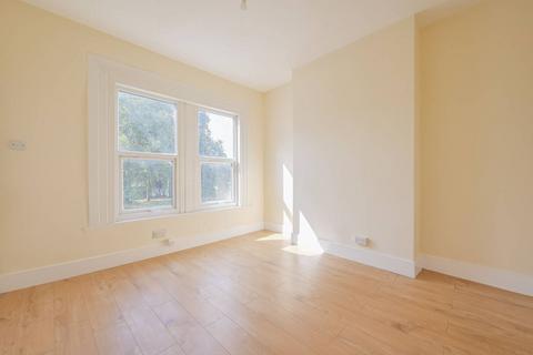 2 bedroom flat for sale, Oak Crescent, E16, Canning Town, London, E16