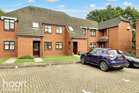 2 bedroom maisonette for sale, The Lawns, Stevenage