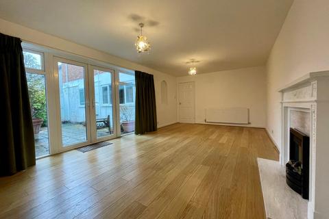 2 bedroom maisonette to rent, Dale Avenue, Stratford-Upon-Avon CV37