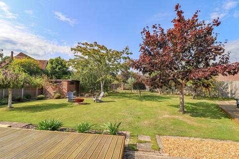 3 bedroom detached bungalow for sale, St Thomas Avenue, Hayling Island