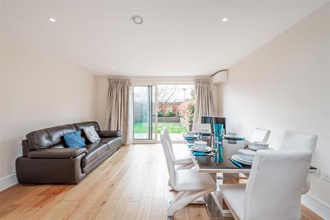 undefined, Sir Alexander Close, London
