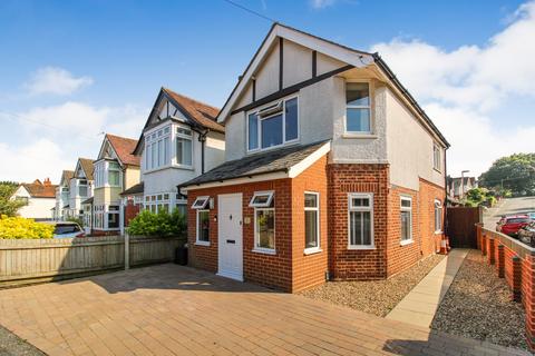 3 bedroom detached house for sale, Highgate Lane,  Farnborough , GU14