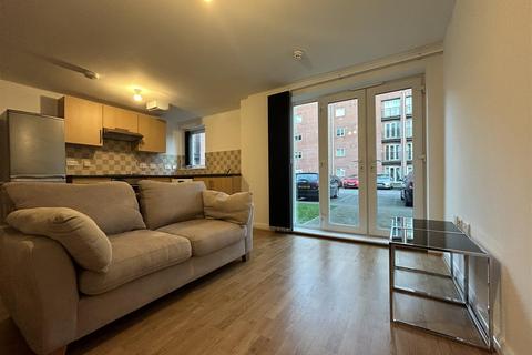 2 bedroom apartment to rent, City Link Salford