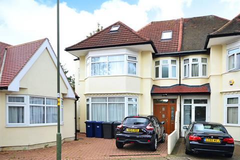 3 bedroom flat to rent, Garrick Avenue, Golders Green, London, NW11