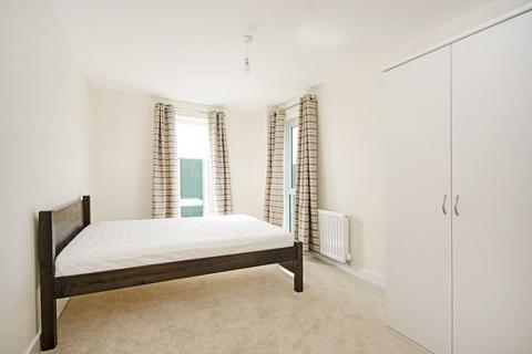 3 bedroom flat to rent, Chronicle Avenue, Colindale, London, NW9