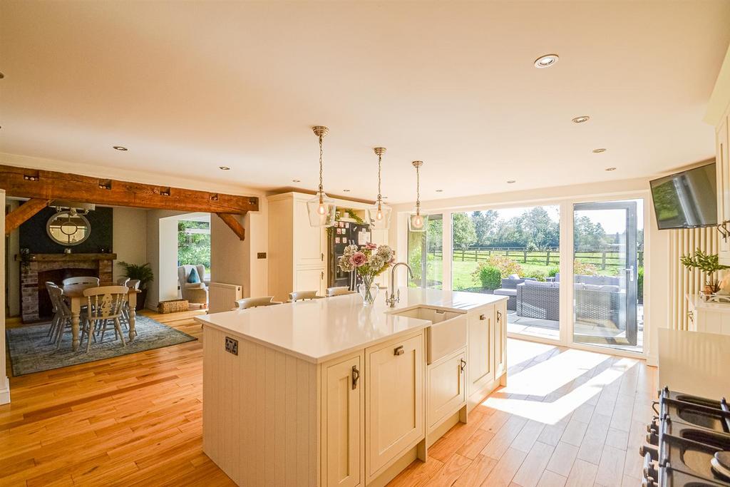 Dining Kitchen &amp; Dining Room