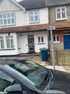 2 bedroom flat to rent, Warrington Road, Harrow HA1