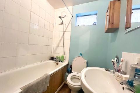 1 bedroom flat for sale, Alexandra Street, Town Centre, Kettering, NN16