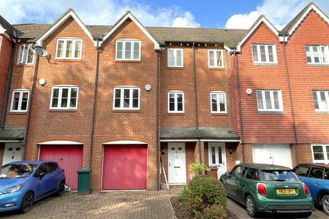 4 bedroom terraced house for sale, The Sidings, Sevenoaks TN13