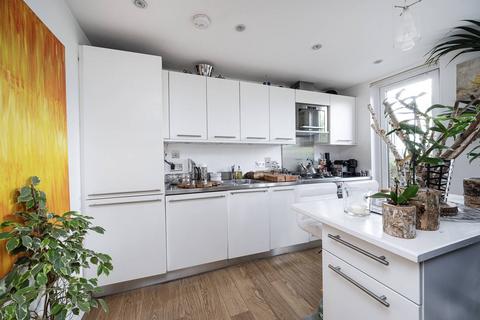 2 bedroom flat to rent, Bacon Street, Shoreditch, London, E2