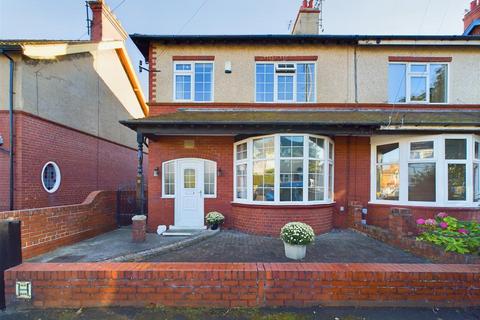 4 bedroom semi-detached house for sale, Lamplugh Road, Bridlington