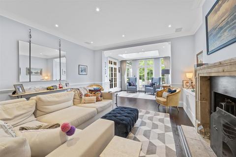 32 Murray Road, London, SW19 4PE