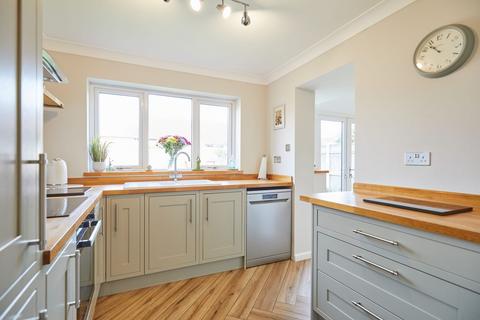 40 Breydon Way, Lowestoft, NR33 9AT