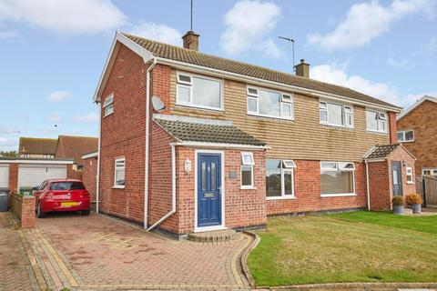 40 Breydon Way, Lowestoft, NR33 9AT