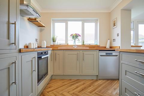 40 Breydon Way, Lowestoft, NR33 9AT